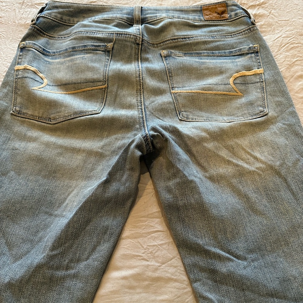Woman’s American Eagle jeans